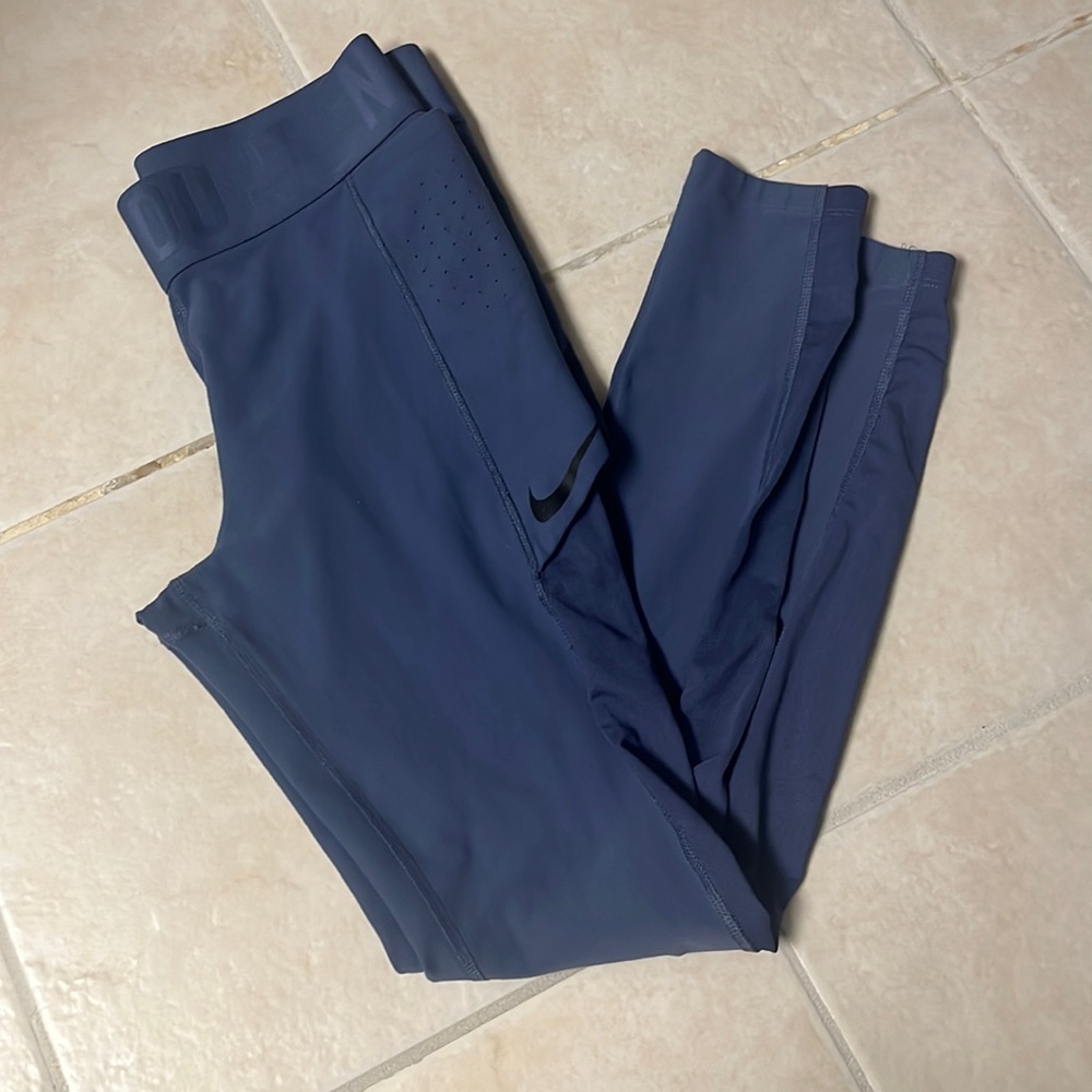 Nike Women’s Small Dri-Fit Leggings Double Pocket plus Mesh Detail
